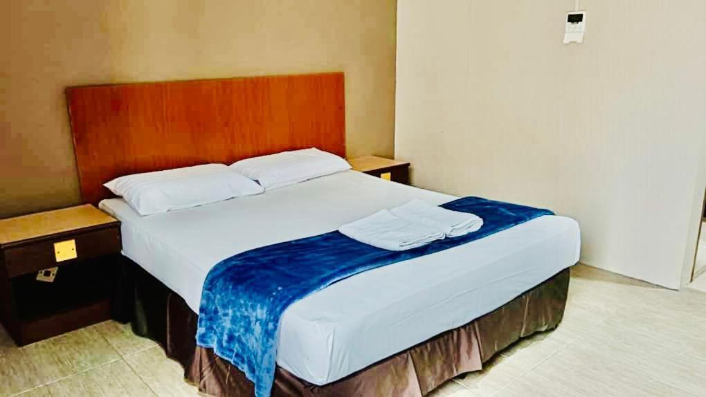 Baron Water Front Motel Куа Екстериор снимка