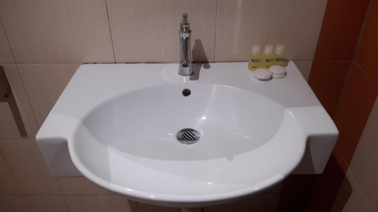 Baron Water Front Motel Куа Екстериор снимка